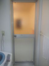 「浴室ドアを一枚戸か引き戸に交換したい」についての画像