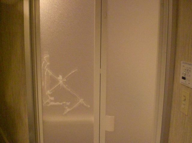 浴室ドアのアクリルガラス交換をしたい リフォームのことなら家仲間コム