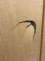 「クローゼット扉の凹み修理をお願いします」についての画像