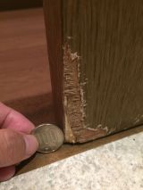 「ペットに齧られたドア・壁紙の修復」についての画像