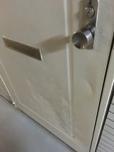 「玄関ドア外側と室内ドア修理」についての画像