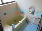 「浴室のFRPバス、タイル壁の色替え塗装（床、天井はそのまま）」についての画像