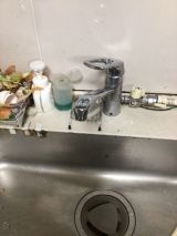 「キッチンの蛇口の水漏れの修理」についての画像