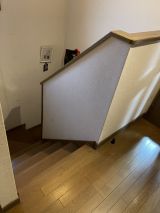 「階段に手摺を取り付けたい（折り返し階段の2階から1階まで内側3m程度）」についての画像