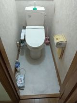 「洋式トイレの床がへこむ、カビ、腐食」についての画像