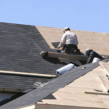 屋根製品保証30年のベルギー産ヴィクセンを使用して重ね葺き致します。